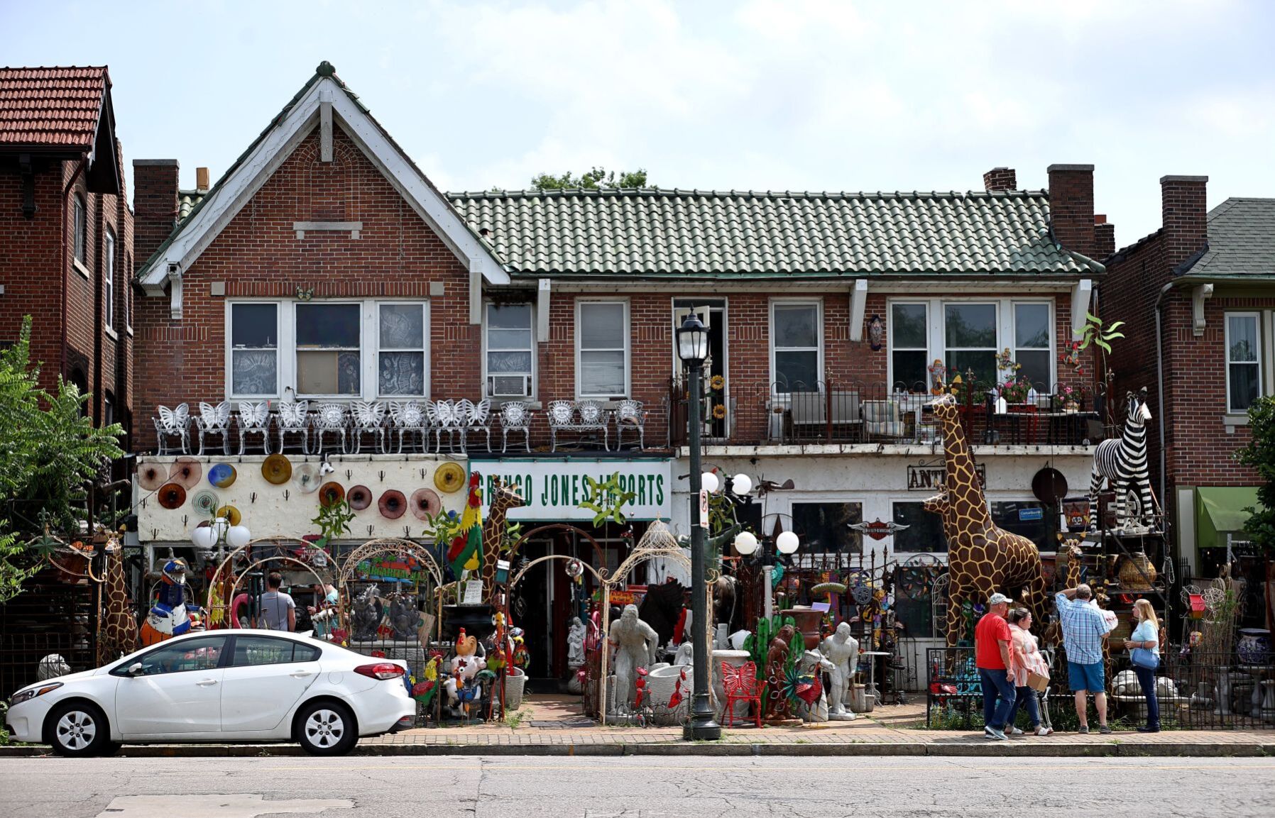 Gringo Jones to remain open